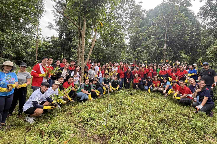Volunteer spirit in action: Jollibee Group employees unite for environmental action Volunteer spirit in action: Jollibee Group employees unite for environmental action